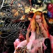 Le texte musical INSIDE de LITA FORD est également présent dans l'album Wicked wonderland (2009)