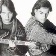 Le texte musical FRÍO de LOS SECRETOS est également présent dans l'album Adiós tristeza (1991)