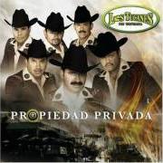 Le texte musical LA PERRA de LOS TUCANES DE TIJUANA est également présent dans l'album Propiedad privada (2008)