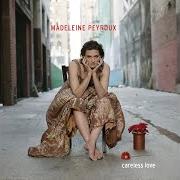 Le texte musical BETWEEN THE BARS de MADELEINE PEYROUX est également présent dans l'album Careless love (2004)