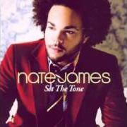 Le texte musical SHAKE OUT de NATE JAMES est également présent dans l'album Set the tone (2005)