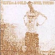 Le texte musical DISTANT CAMERA de NEIL YOUNG est également présent dans l'album Silver & gold (2000)
