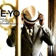 Le texte musical CLOSER de NE-YO est également présent dans l'album Year of the gentleman (2008)