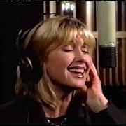 Le texte musical LOVE IS A GIFT de OLIVIA NEWTON-JOHN est également présent dans l'album Back with a heart (1998)