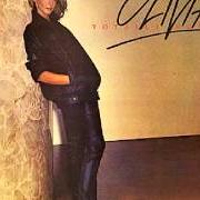 Le texte musical PLEASE DON'T KEEP ME WAITING de OLIVIA NEWTON-JOHN est également présent dans l'album Totally hot (1978)