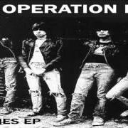 Le texte musical SHEENA IS A PUNK ROCKER de OPERATION IVY est également présent dans l'album Ramones (1987)