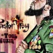 Le texte musical SADDAM de PASTOR TROY est également présent dans l'album Tool muziq (2007)