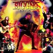 Le texte musical ME SEPULTASTE EN VIDA(FEAT.JOHNNY ARREOLA OF LOS PALOMINOS) de SIGGNO est également présent dans l'album En la radio (2009)