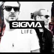 Le texte musical STAY de SIGMA est également présent dans l'album Life (2015)