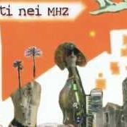 Le texte musical KOMËTATEN de SPASULATI BAND est également présent dans l'album Pirati nel mhz (2006)