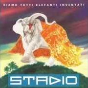 Le texte musical CERCA DI NON ESSER VIA de STADIO est également présent dans l'album Siamo tutti elefanti inventati (1991)