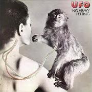 Le texte musical A FOOL IN LOVE de UFO est également présent dans l'album No heavy petting (1976)
