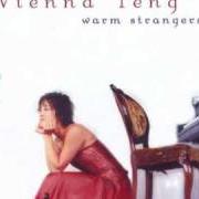 Le texte musical MY MEDEA de VIENNA TENG est également présent dans l'album Warm strangers (2004)