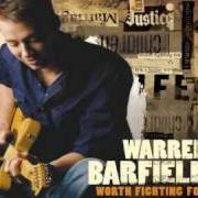 Le texte musical LOVE IS LOOKING FOR YOU de WARREN BARFIELD est également présent dans l'album Warren barfield (2003)