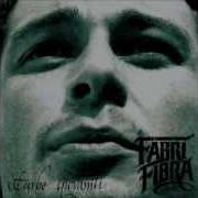 Le texte musical MI STAI SUL CAZZO de FABRI FIBRA est également présent dans l'album Turbe giovanili (2002)