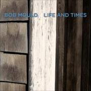 Le texte musical I'M SORRY, BABY, BUT YOU CAN'T STAND IN MY LIGHT ANYMORE de BOB MOULD est également présent dans l'album Life and times (2009)
