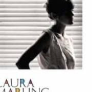 Le texte musical NATURE OF DUST de LAURA MARLING est également présent dans l'album I speak because i can (2010)