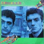 Le texte musical EL MONTE DE LAS AGUILAS de EL ÚLTIMO DE LA FILA est également présent dans l'album Cuando la pobreza entra por la puerta, el amor salta por la ventana (1985)