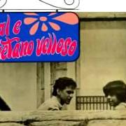 Le texte musical NENHUMA DOR de GAL COSTA est également présent dans l'album Domingo (1967)
