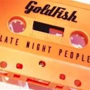 Le texte musical HUMBUG de GOLDFISH est également présent dans l'album Goldfish (2012)