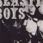 Le texte musical EGG RAID ON MOJO de BEASTIE BOYS est également présent dans l'album Polly wog stew (1982)