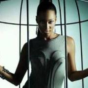 Le texte musical DJ MADE ME DO IT de SHONTELLE est également présent dans l'album No gravity (2010)