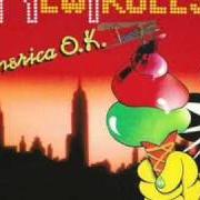 Le texte musical IO SCONSOLATO IN RIVA AL MARE de NEW TROLLS est également présent dans l'album America ok (1982)