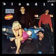 Le texte musical YOUTH NABBED AS SNIPER de BLONDIE est également présent dans l'album Plastic letters (1977)