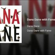 Le texte musical KEEP THE GROOVE de DANA DANE est également présent dans l'album With fame (1987)