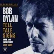 Le texte musical 'CROSS THE GREEN MOUNTAIN de BOB DYLAN est également présent dans l'album Tell tale signs: the bootleg series vol. 8 (2008)