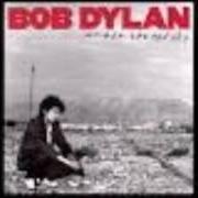 Le texte musical T.V. TALKIN' SONG de BOB DYLAN est également présent dans l'album Under the red sky (1990)