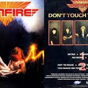 Le texte musical L.A. (MMXXIII VERSION) de BONFIRE est également présent dans l'album Don't touch the light (mmxxiii version) (2023)