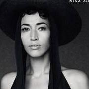 Le texte musical INTRO (CIRRONEMBI) de NINA ZILLI est également présent dans l'album Frasi & fumo (2015)