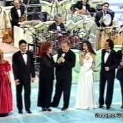 Le texte musical EXTRAÑOS AMORES - LAURA PAUSINI de SANREMO 1994 est également présent dans l'album Sanremo 1994