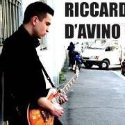 Le texte musical ANGELI DISTRATTI de RICCARDO D'AVINO est également présent dans l'album Fuggire e ritornare EP