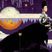 Le texte musical IN MY TRUNK de DEV est également présent dans l'album The night the sun came up (2011)
