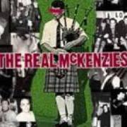 Le texte musical GI' US A DRAM de THE REAL MCKENZIES est également présent dans l'album Loch'd & loaded (2001)