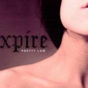 Le texte musical GRAVITY de EXPIRE est également présent dans l'album Pretty low (2014)