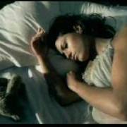 Le texte musical SLEEP de LOLA PONCE est également présent dans l'album Fearless (2004)
