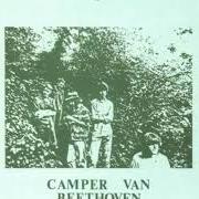 Le texte musical 9 OF DISKS de CAMPER VAN BEETHOVEN est également présent dans l'album Telephone free landslide victory