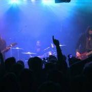 Le texte musical THE DEVIL TAKES CARE OF HIS OWN de BAND OF SKULLS est également présent dans l'album Live at brixton (2013)