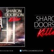 Le texte musical NEVER LET ME GO de SHARON DOORSON est également présent dans l'album Killer (2013)