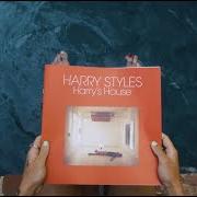 Le texte musical HIM de HARRY STYLES est également présent dans l'album Harry's house (2022)