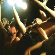 Le texte musical LARGA VIDA AL OI! de KAOS URBANO est également présent dans l'album No hay vuelta atrás (2002)