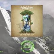 Le texte musical SIMPLY CAPTIVATING de REBELUTION est également présent dans l'album In the moment (2021)