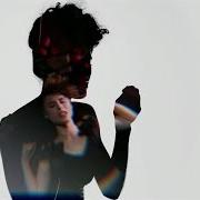 Le texte musical NO ENEMIESZ de KIESZA est également présent dans l'album Sound of a woman (2014)