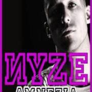 Le texte musical EASY de NYZE est également présent dans l'album Amnezia (2009)