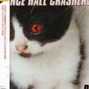 Le texte musical BEVERLY KILLS de DANCE HALL CRASHERS est également présent dans l'album Purr (1999)