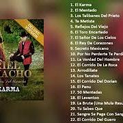 Le texte musical LOS TANATES de LOS PLEBES DEL RANCHO DE ARIEL CAMACHO est également présent dans l'album El karma (2014)