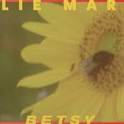 Le texte musical SHE DANCES de BILLIE MARTEN est également présent dans l'album Feeding seahorses by hand (2019)